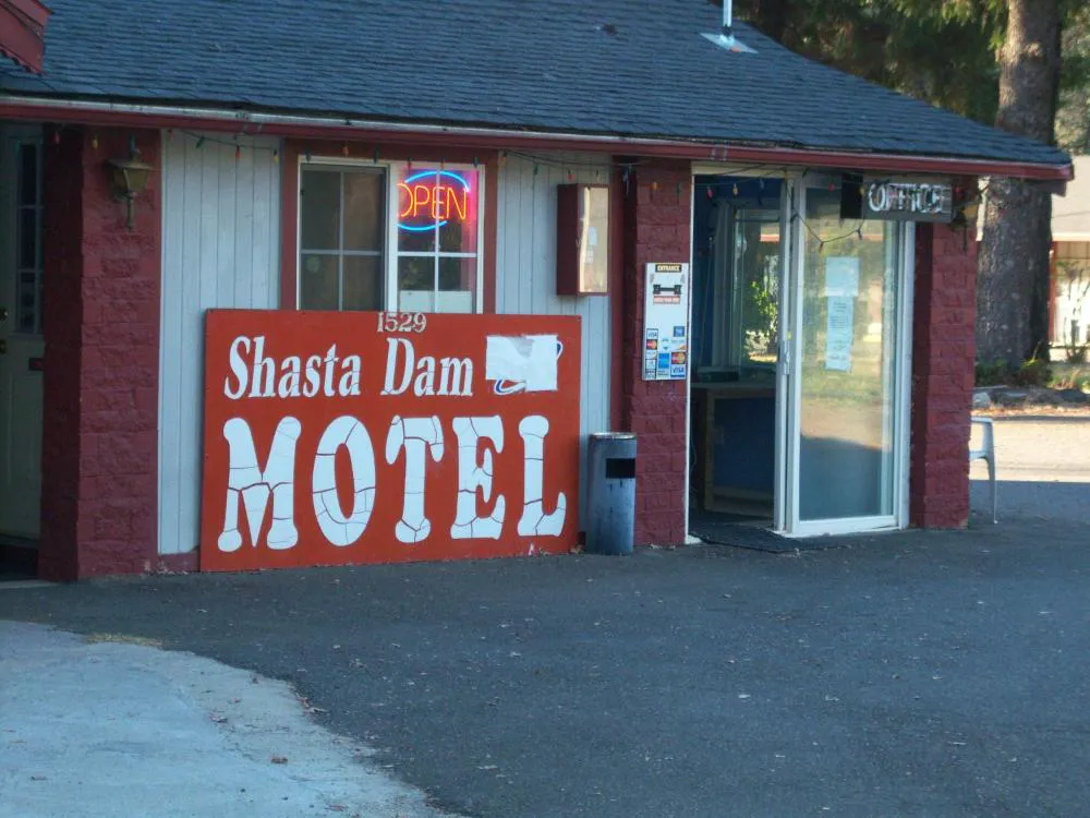 Shasta Dam Motel hotel hero