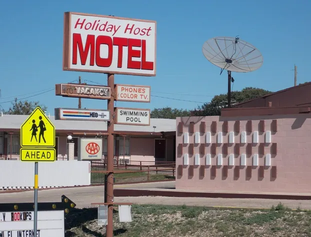 Holiday Host Motel hotel detail image 3
