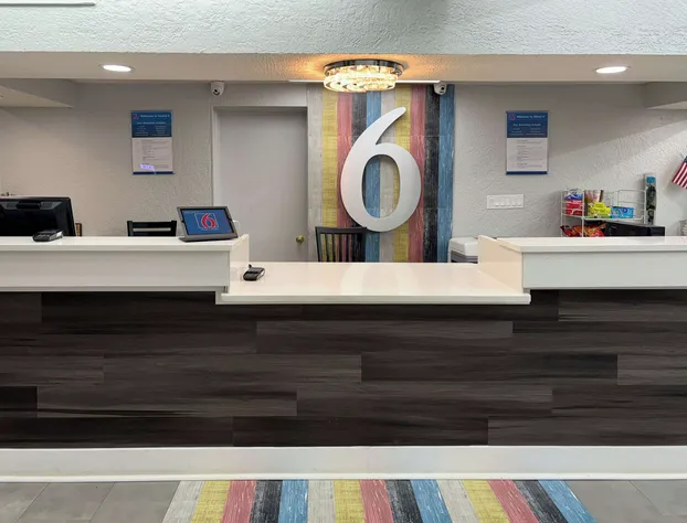 Motel 6 Tallahassee, FL – North Monroe hotel detail image 2