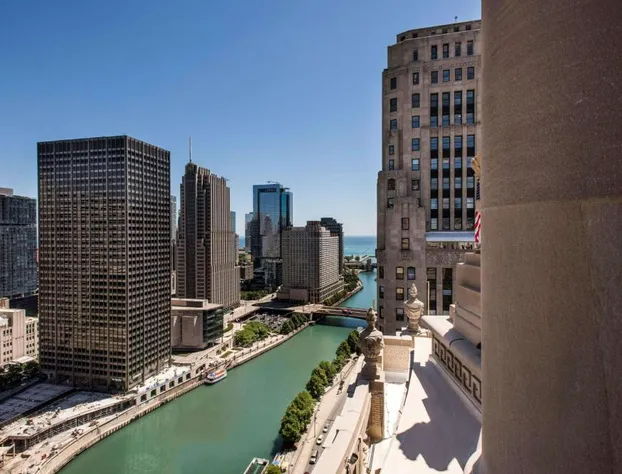 LondonHouse Chicago, Curio Collection by Hilton hotel detail image 2