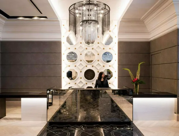LondonHouse Chicago, Curio Collection by Hilton hotel detail image 1