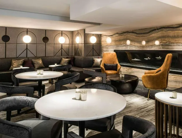 LondonHouse Chicago, Curio Collection by Hilton hotel detail image 2