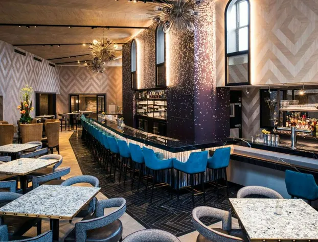LondonHouse Chicago, Curio Collection by Hilton hotel detail image 4