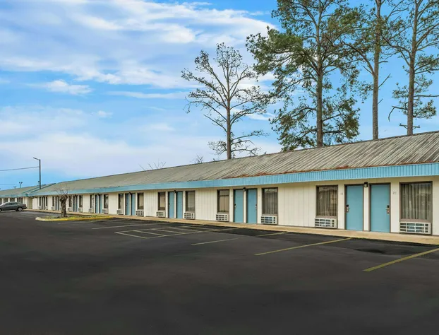 Rodeway Inn & Suites Brookhaven hotel detail image 2