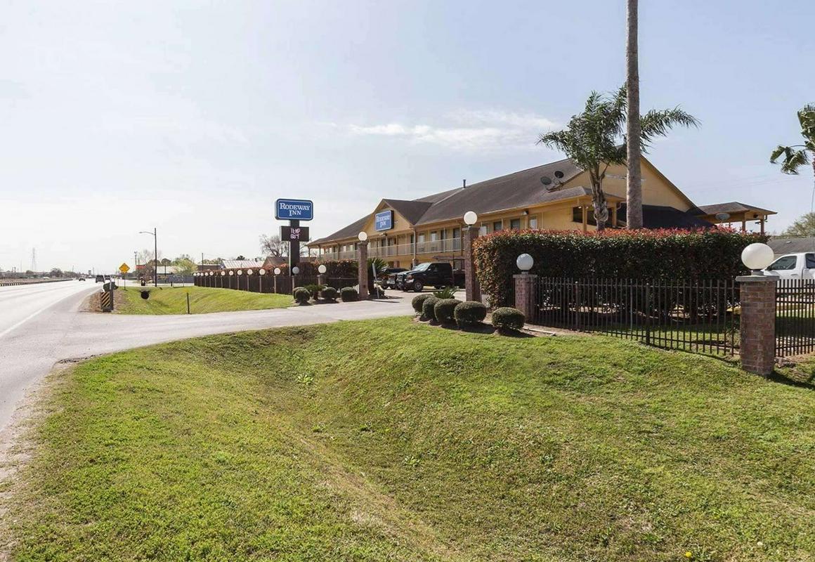 Rodeway Inn hotel hero