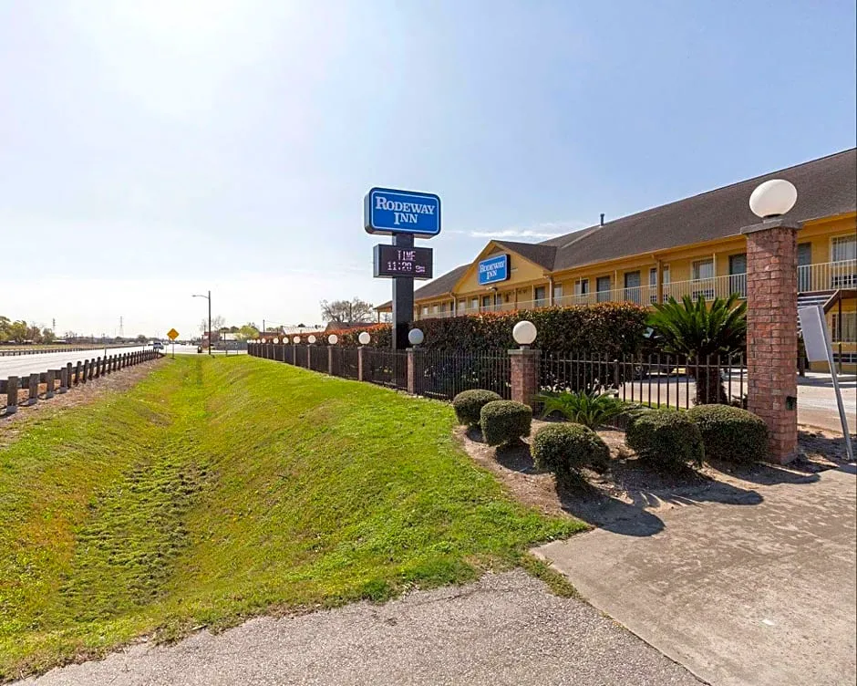 Rodeway Inn South Houston hotel hero