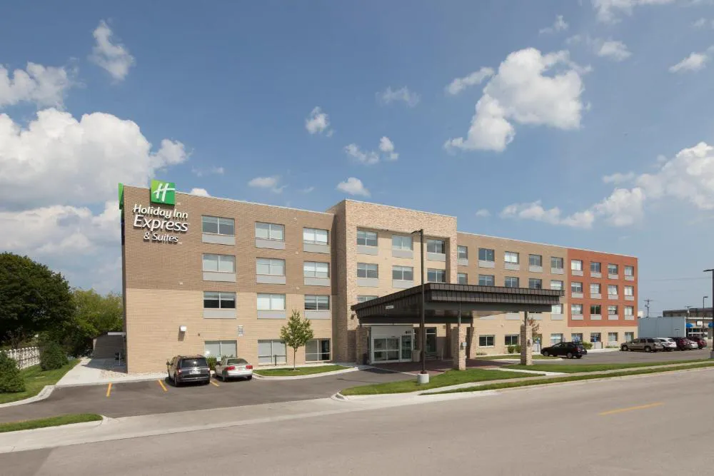 Holiday Inn Express & Suites Alpena - Downtown by IHG hotel hero