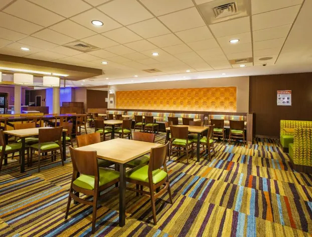 Fairfield Inn & Suites Plattsburgh hotel detail image 4