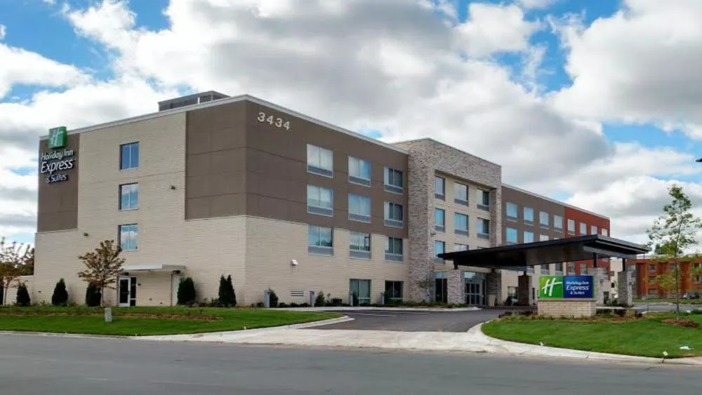 Holiday Inn Express & Suites Eagan - Minneapolis Area by IHG hotel hero