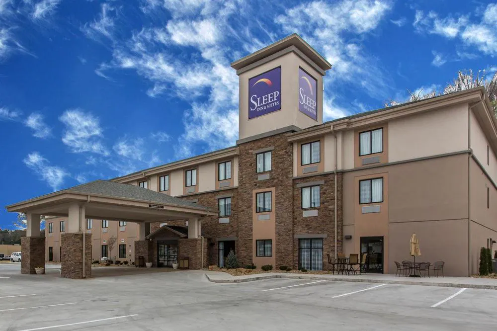 Sleep Inn & Suites hotel hero