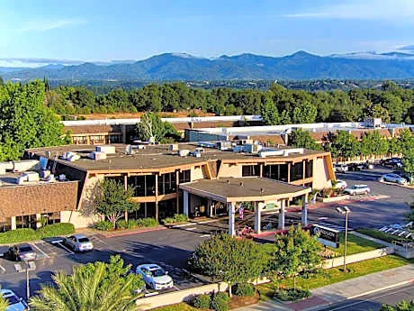 Red Lion Hotel Redding hotel hero