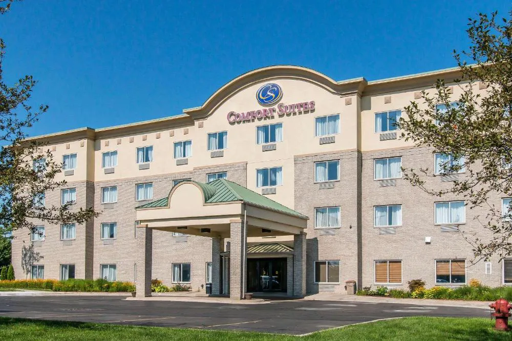 Comfort Suites Wixom - Novi hotel hero