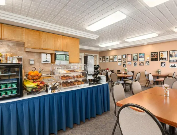 Travelodge by Wyndham Spruce Grove hotel detail image 3