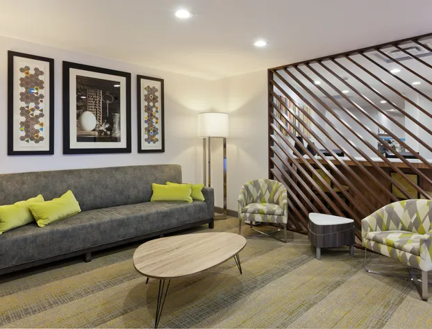 Holiday Inn Express Hotel & Suites Phenix City - Columbus by IHG hotel detail image 4