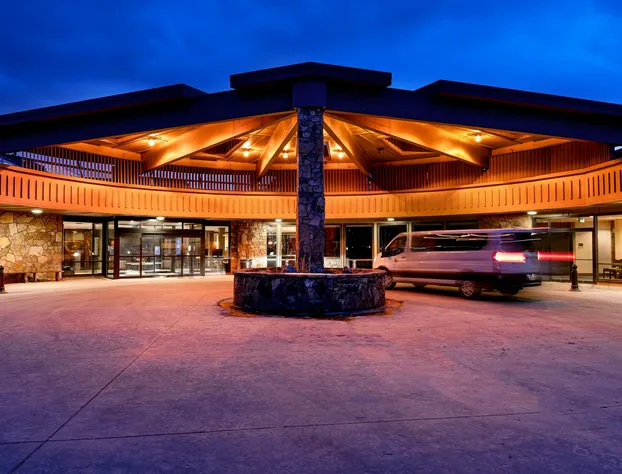 DoubleTree by Hilton Hotel Missoula - Edgewater hotel detail image 1