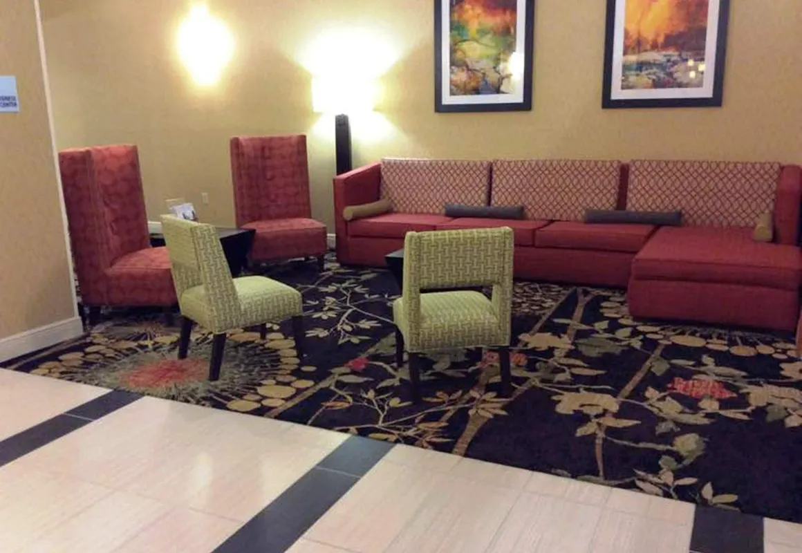 Holiday Inn Express & Suites Forest by IHG hotel hero