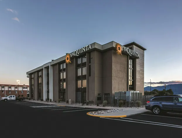 La Quinta Inn & Suites by Wyndham Colorado Springs North hotel detail image 3