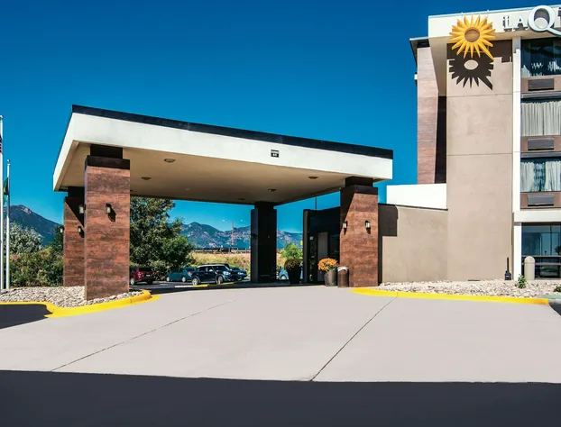 La Quinta Inn & Suites by Wyndham Colorado Springs North hotel detail image 4