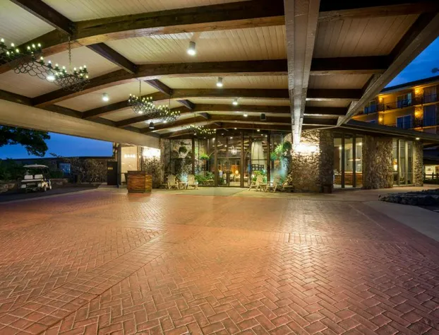 Lodge Of Four Seasons Golf Resort, Marina & Spa hotel detail image 4