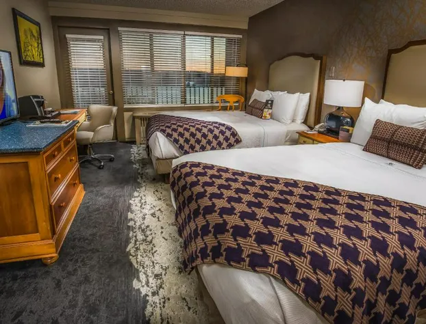 Lodge Of Four Seasons Golf Resort, Marina & Spa hotel detail image 4