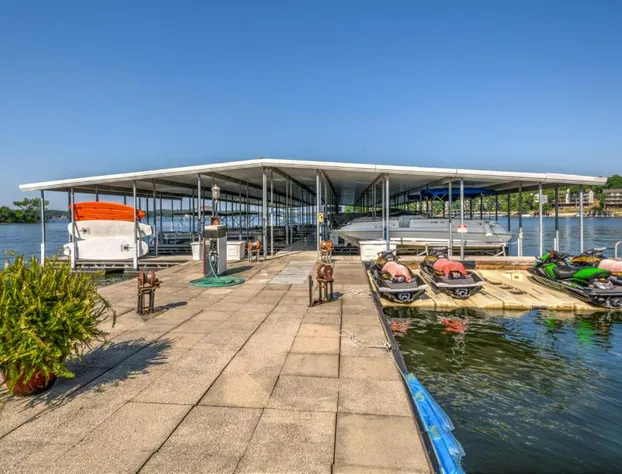 Lodge Of Four Seasons Golf Resort, Marina & Spa hotel detail image 3