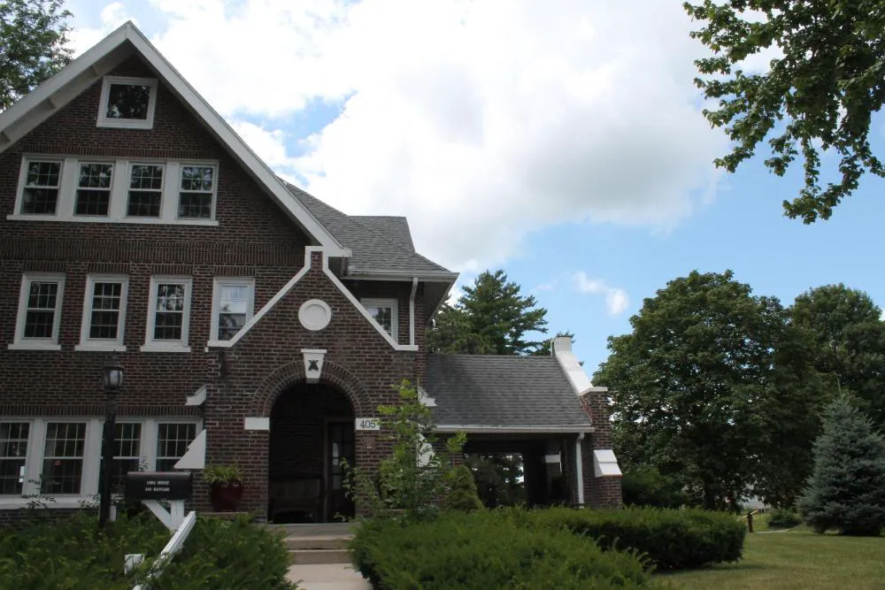 Iowa House hotel hero