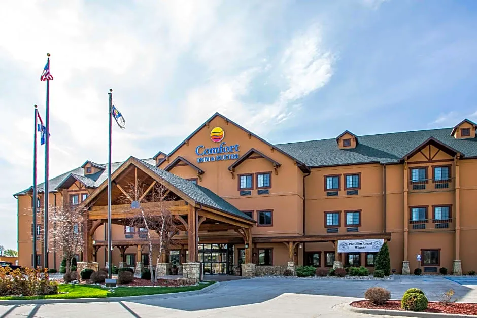 Comfort Inn & Suites Chillicothe hotel hero