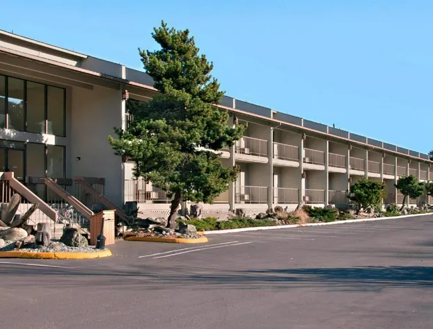 Red Lion Hotel Port Angeles Harbor hotel detail image 3