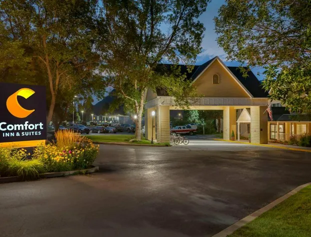 Comfort Inn & Suites Carbondale on the Roaring Fork hotel detail image 1