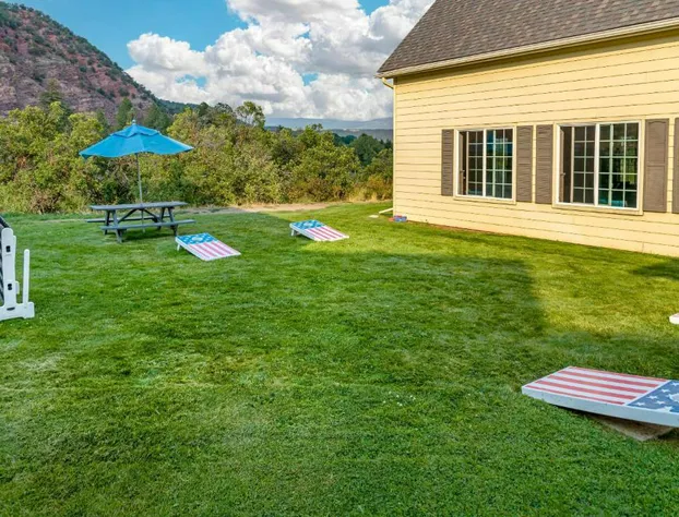 Comfort Inn & Suites Carbondale on the Roaring Fork hotel detail image 2