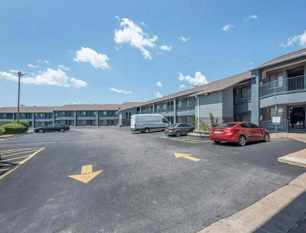 Quality Inn Near Lake Marble Falls hotel detail image 1