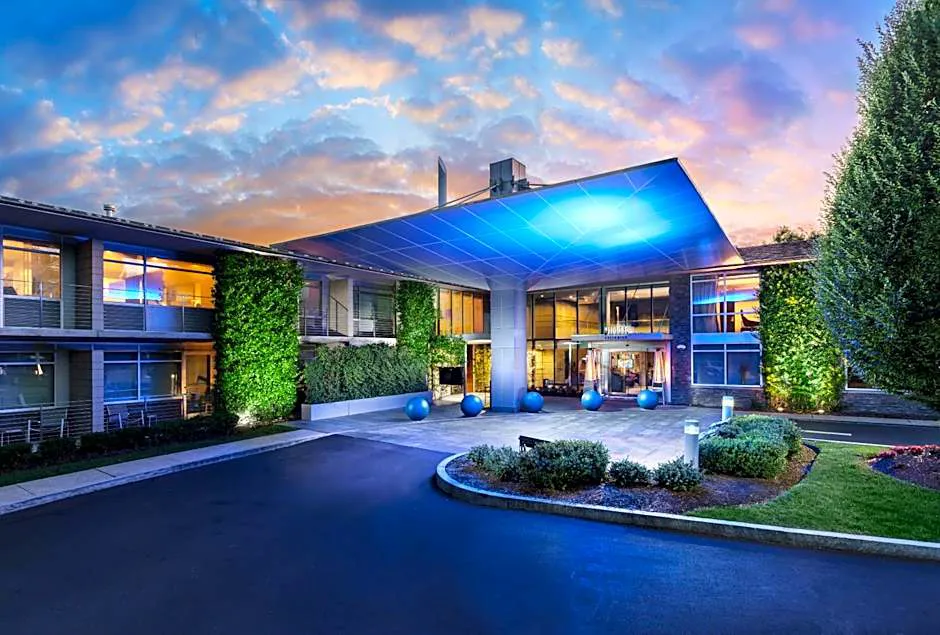 J House Greenwich hotel hero