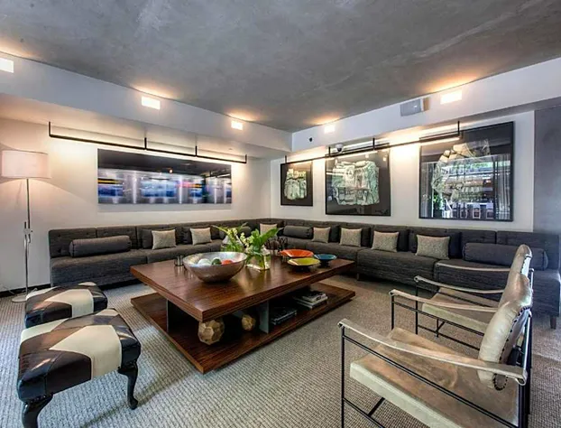 J House Greenwich hotel detail image 1