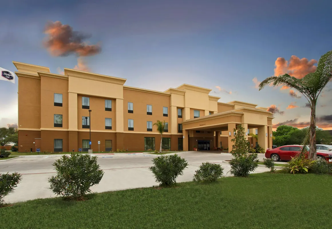 Hampton Inn Beeville hotel hero