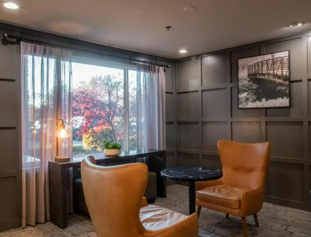 Oxford Suites Chico hotel detail image 3