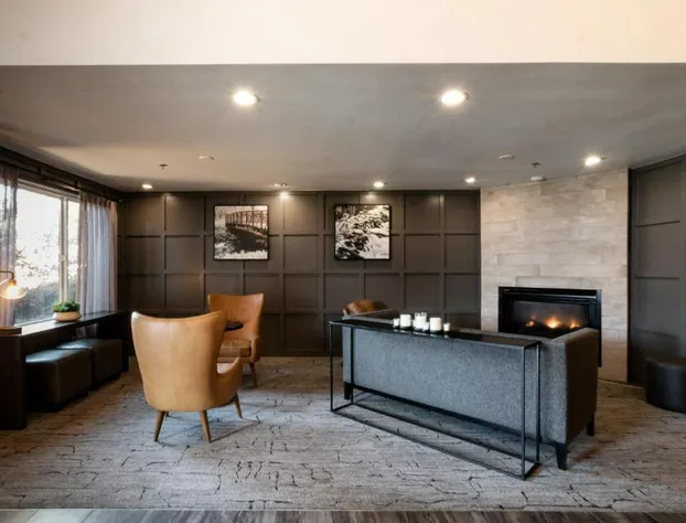 Oxford Suites Chico hotel detail image 4