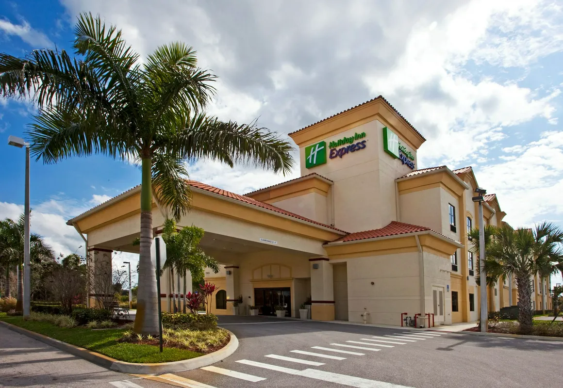 Holiday Inn Express Stuart by IHG hotel hero