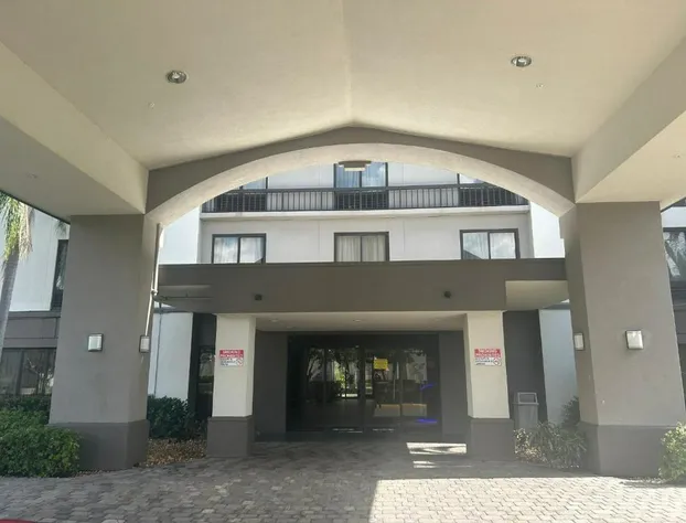 Red Roof PLUS+ Fort Myers hotel detail image 4