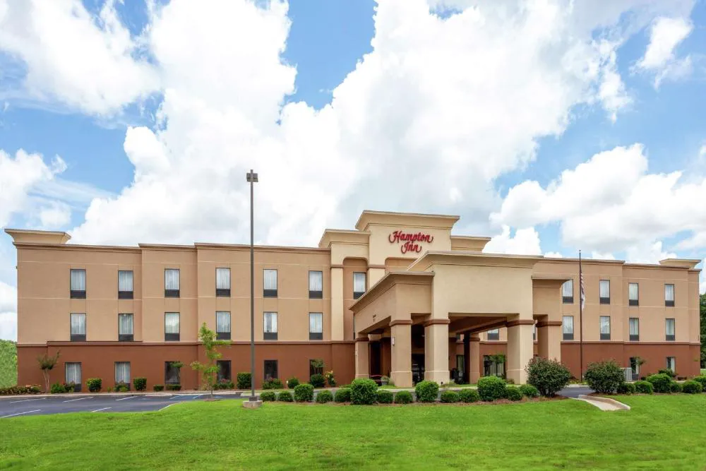 Hampton Inn Ozark hotel hero