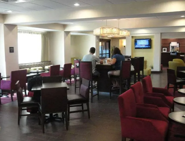 Hampton Inn Ozark hotel detail image 4