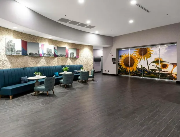 Hampton Inn & Suites Raleigh Downtown hotel detail image 2