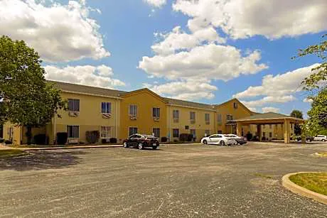 Quality Inn hotel hero