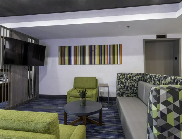 Holiday Inn Express Hotel & Suites Petersburg-Dinwiddie by IHG hotel detail image 1