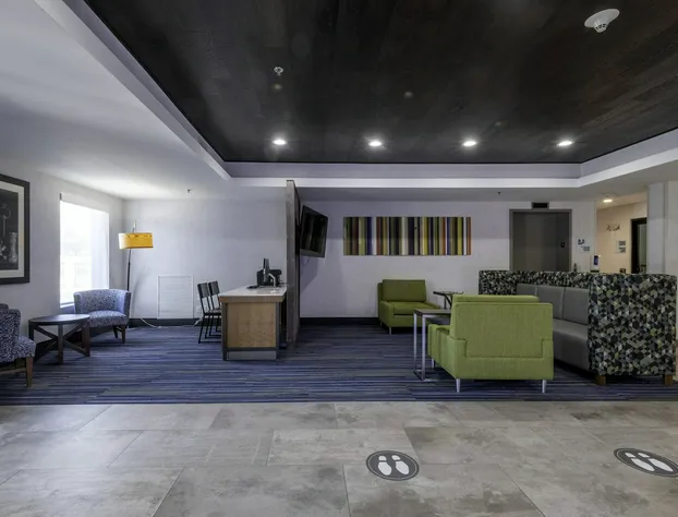 Holiday Inn Express Hotel & Suites Petersburg-Dinwiddie by IHG hotel detail image 3