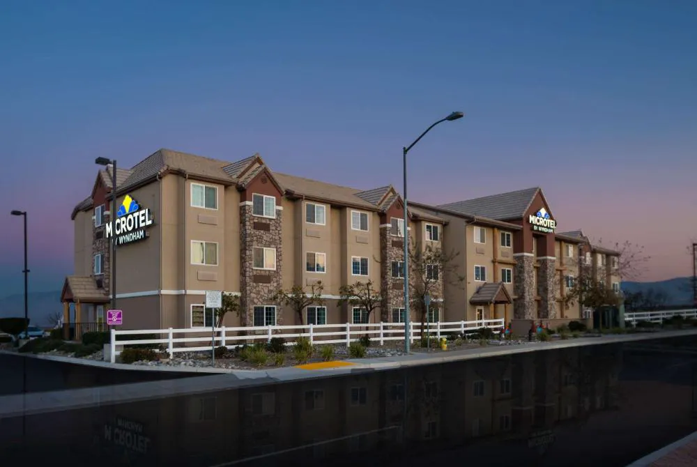 Microtel Inn & Suites by Wyndham Wheeler Ridge hotel hero