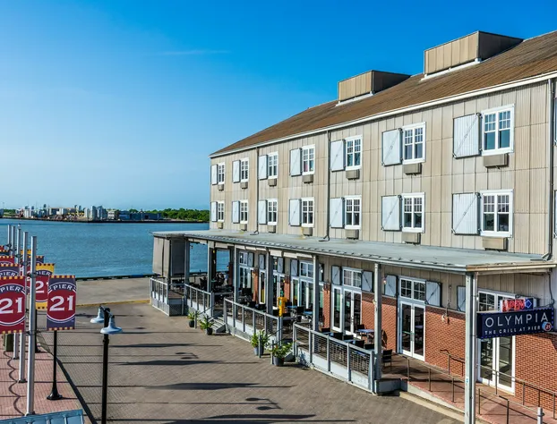 Harbor House Hotel and Marina at Pier 21 hotel detail image 4