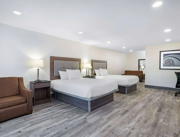 Ramada by Wyndham Hendersonville hotel detail image 2