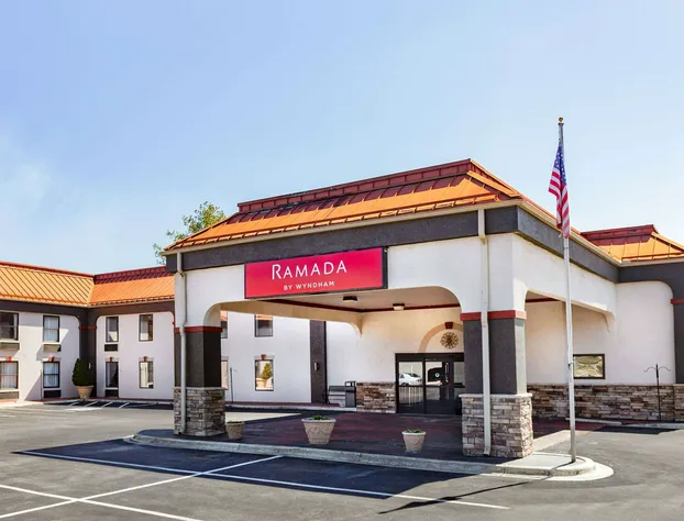 Ramada by Wyndham Hendersonville hotel detail image 1