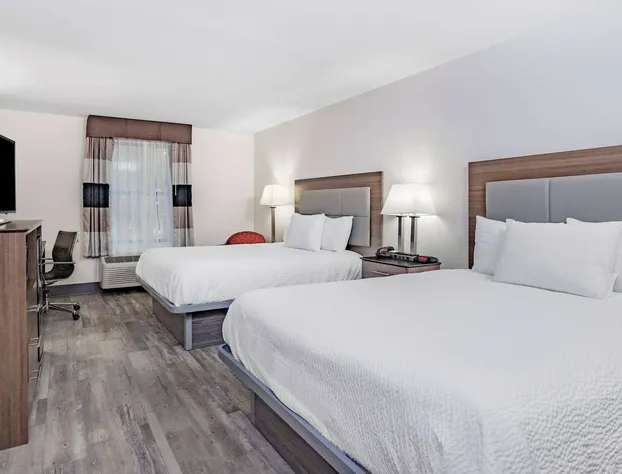 Ramada by Wyndham Hendersonville hotel detail image 4