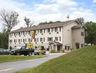 Super 8 by Wyndham Johnstown/Gloversville hotel detail image 1